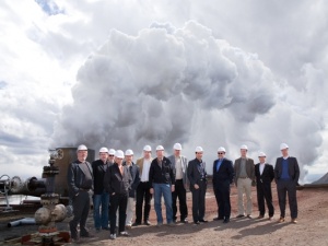 Forsvarsmenn fyrirtækjanna og Norðurþings við borholu 1