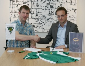 Sveinn og Halldór við undirritun samningsins