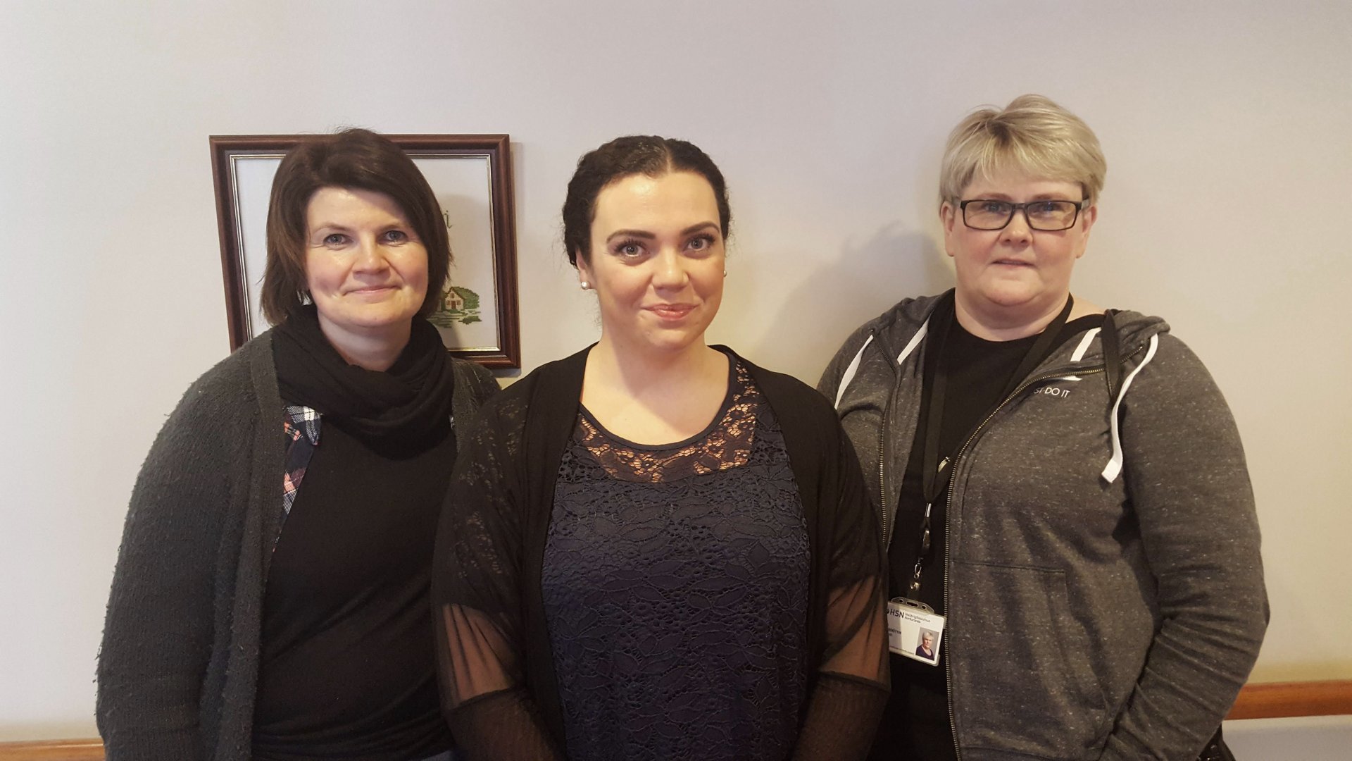 Jóhanna Svava, og Elín Ívars sem eru tengiliðir fyrir Alzheimersamtökin. Í miðju er Sirrý Sif fræðsl…