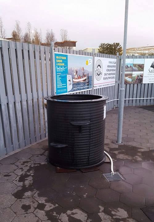 Kaldur pottur í Sundlaug Húsavíkur