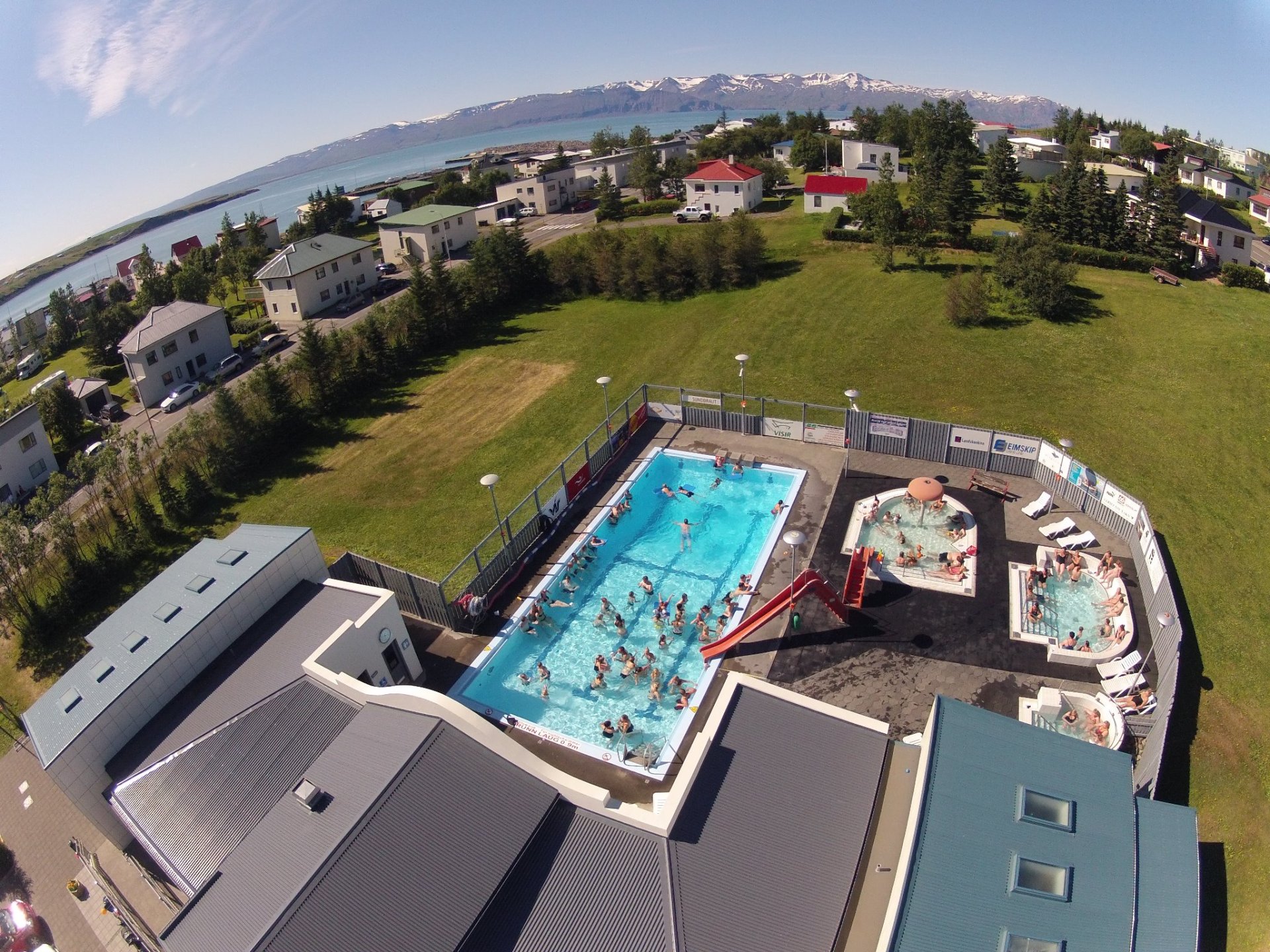 Sundlaugin á Húsavík lokuð vegna viðhalds