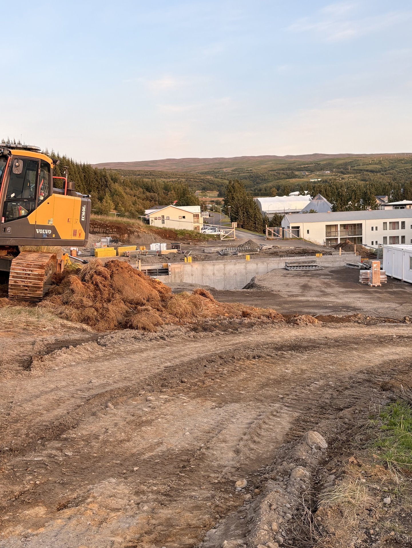 Gatnagerð að nýju hjúkrunarheimili miðar vel áfram