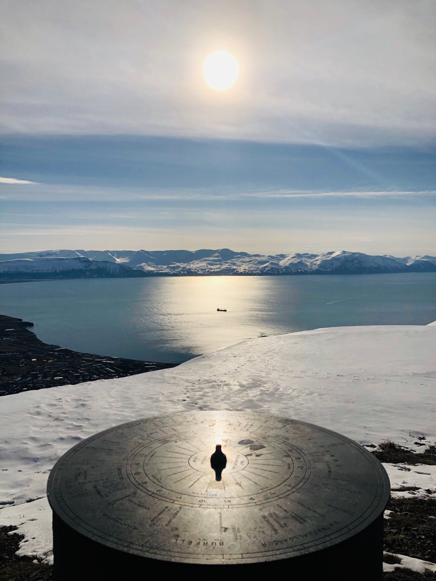 Á toppi Húsavíkurfjalls sunnudaginn 3. maí 2020.