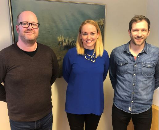 Guðni, Guðrún Huld og Kjartan Páll Íþrótta- og tómstundafulltrúi við undirritun samnings um Mærudaga…