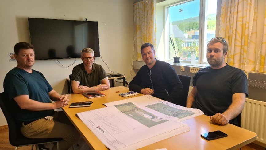 Ragnar Bjarnason frá Verkís, Elvar Árni sviðsstjóri skipulags-og umhverfissviðs, Benedikt Þór rekstr…