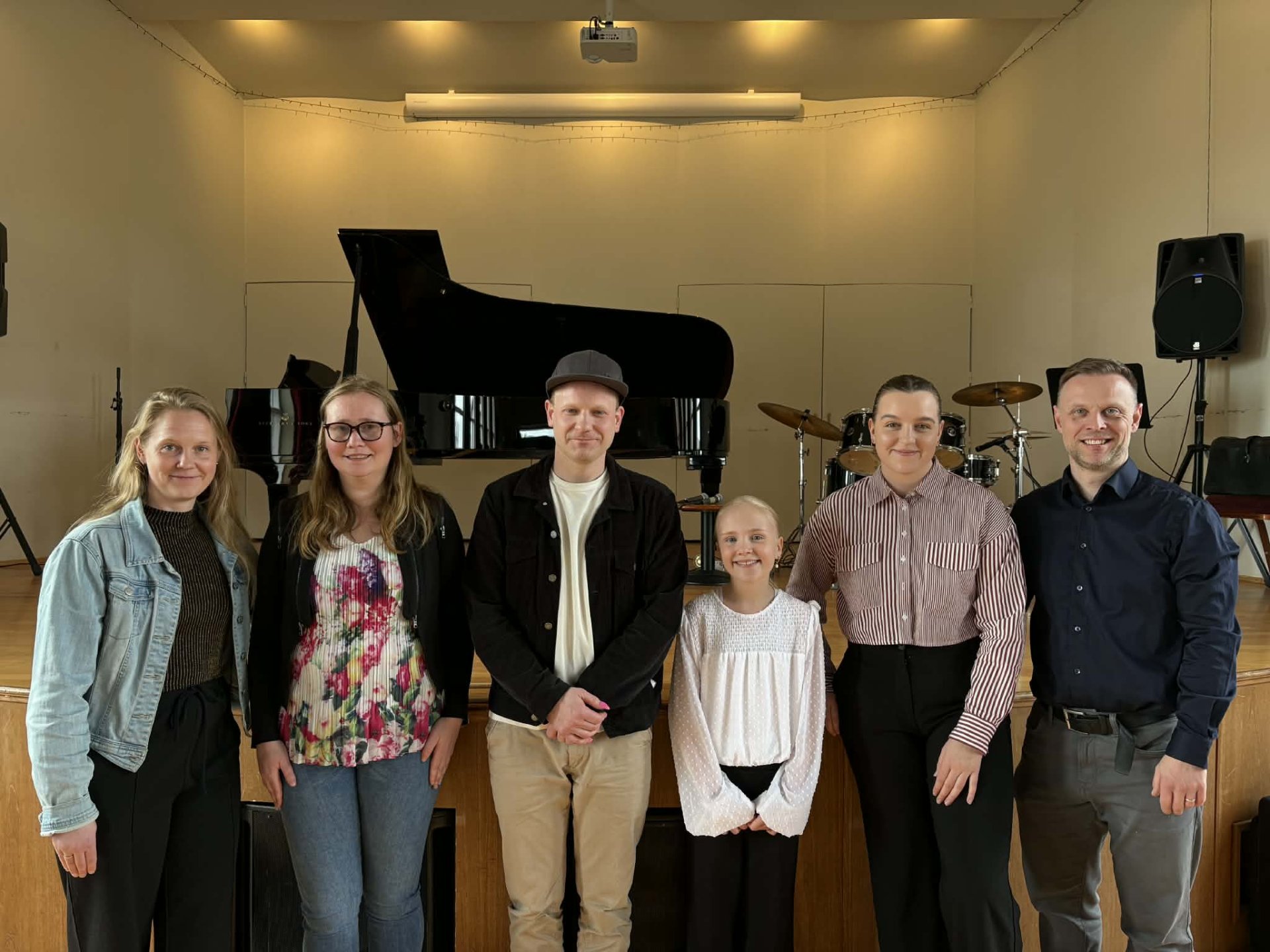 Fulltrúar TH ásamt kennurum sínum f.v Indíana Þórsteinsdóttir, Bryndís Edda Benediktsdóttir, Arnþór &hellip;