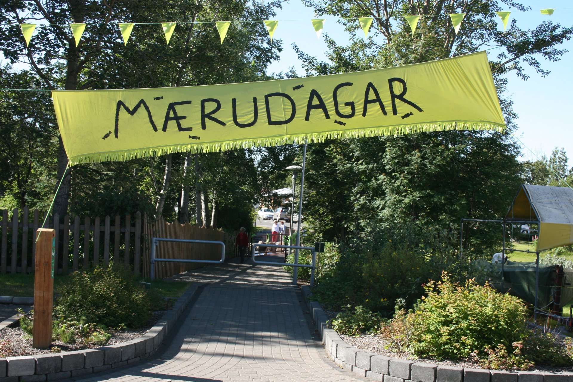 Mæurdagar handan við hornið
