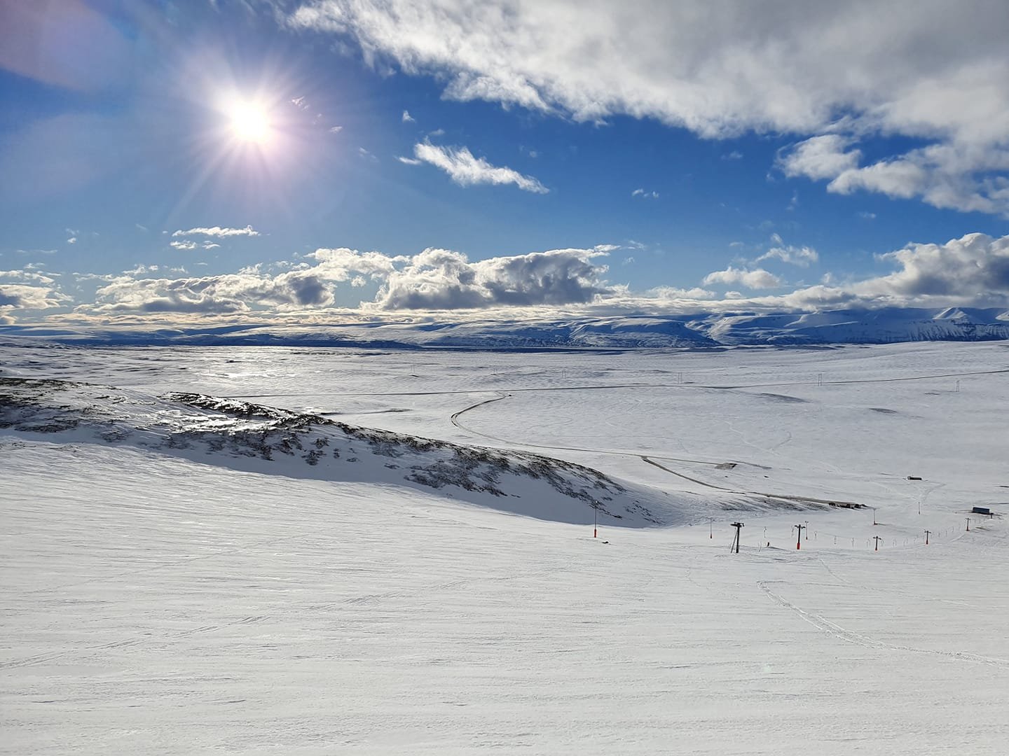 Mynd af brekkunni þann 4.apríl 2021